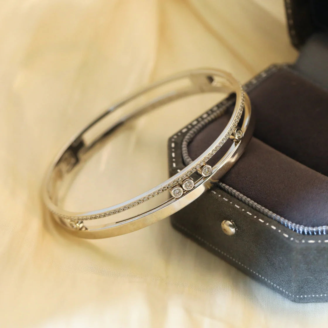 [Clara Jewely]Move Romane Diamond Bangle Bracelet