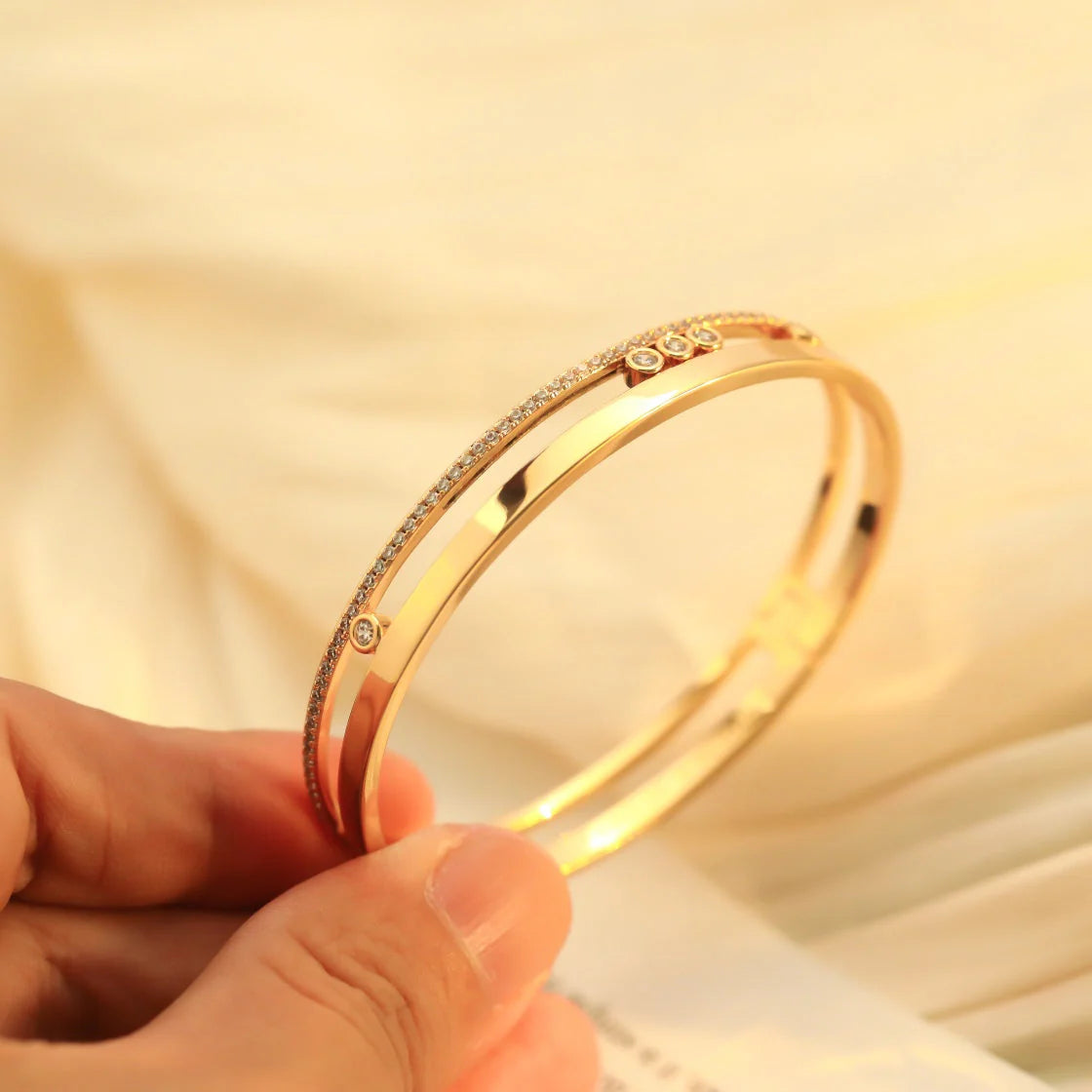 [Clara Jewely]Move Romane Diamond Bangle Bracelet