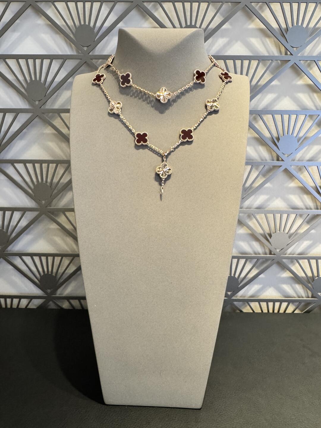 [Clara Jewels]CLOVER 20 MOTIFS LASER CARNELIAN NECKLACE
