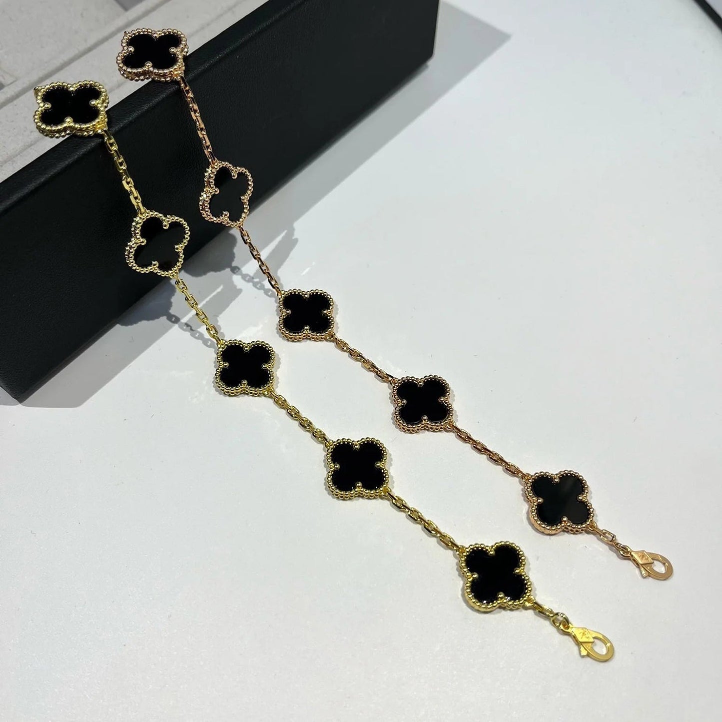 [Clara Jewels] CLOVER 5 MOTIF ONYXS BRACELET COLLECTION