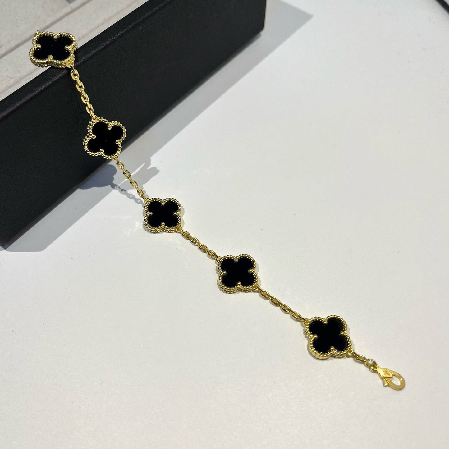 [Clara Jewels] CLOVER 5 MOTIF ONYXS BRACELET COLLECTION