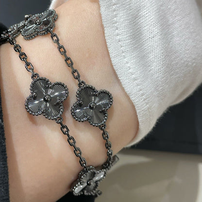 [Clara Jewels]CLOVER 5 MOTIF BLACK BRACELET