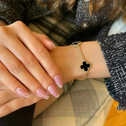 [Clara Jewels] CLOVER 5 MOTIF ONYXS BRACELET COLLECTION