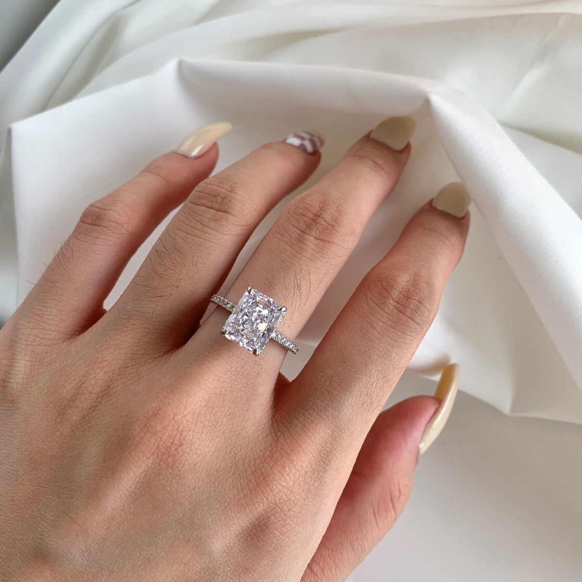 [Clara Jewels]4.0 Carat Luxurious Engagement Ring