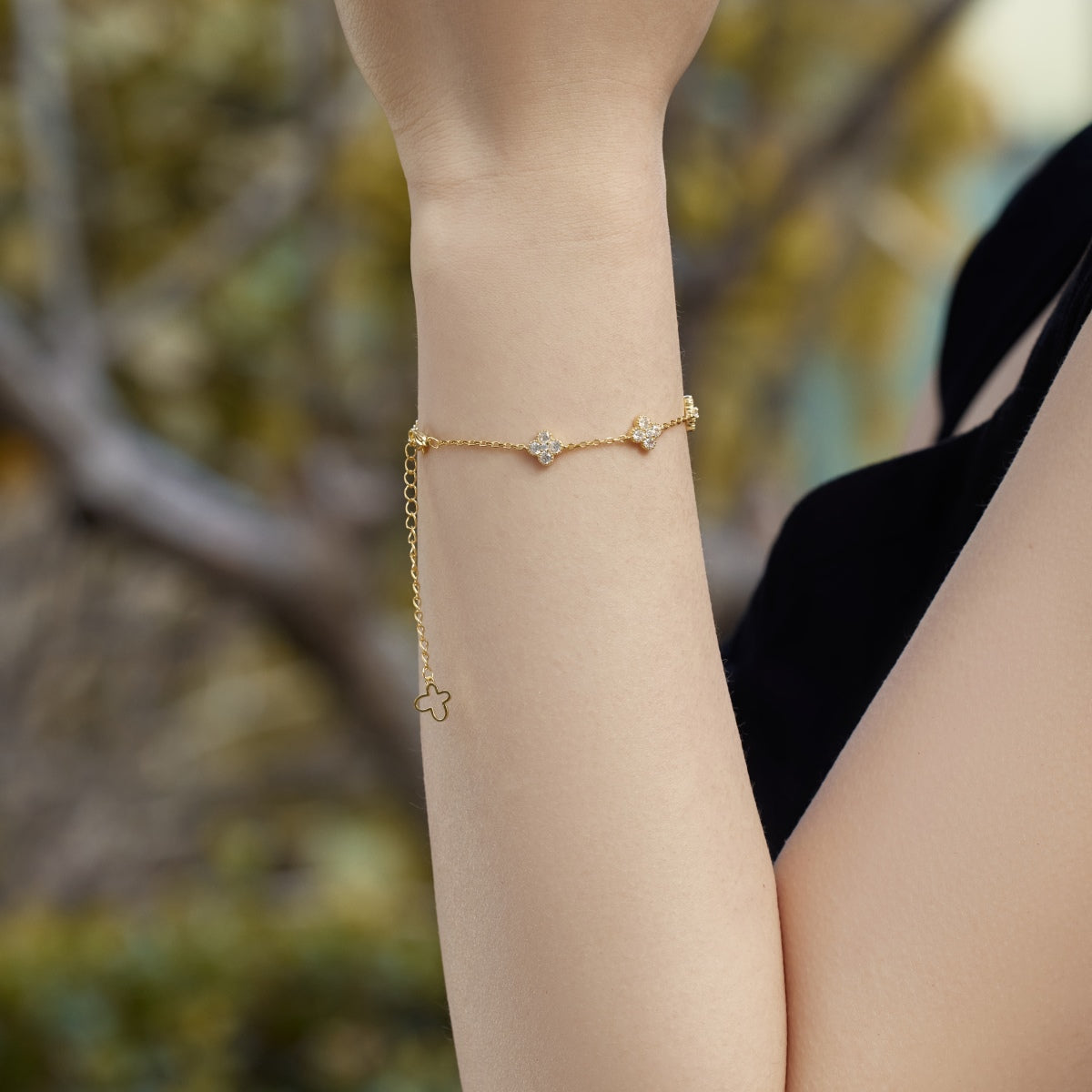 [Clara Jewels]Four-Leaf Clover Hollow Butterfly Bracelet