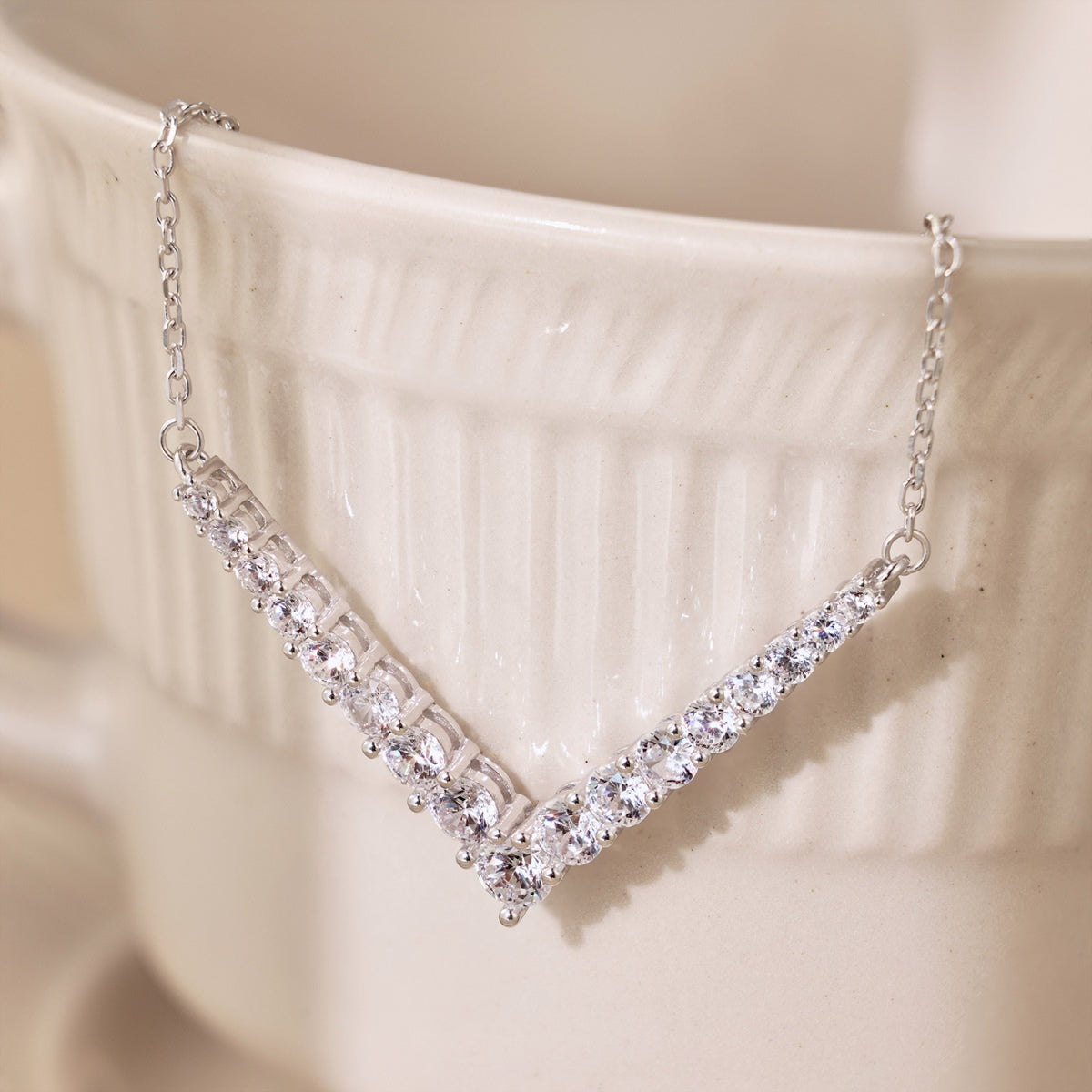 [Clara Jewels]Ornate Round Cut Necklace