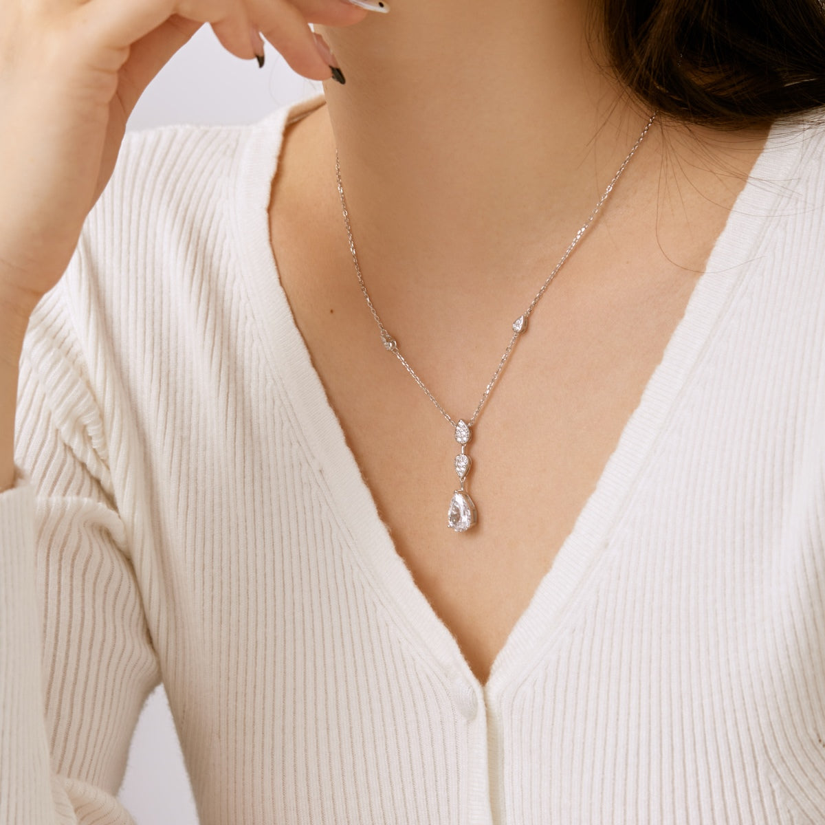 [Clara Jewels]Dazzling Pear Cut Necklace