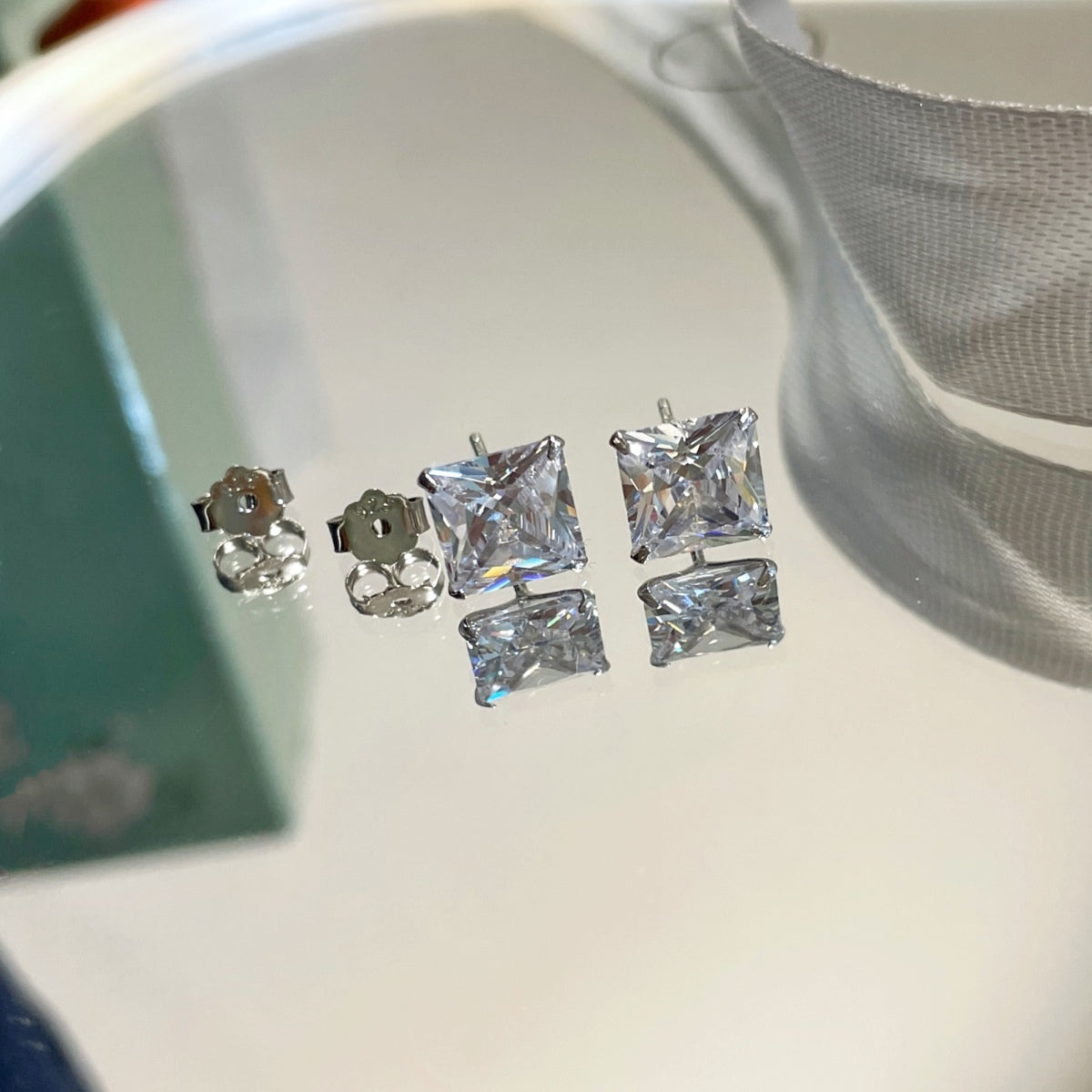 [Clara Jewels]Ornate Square Shape Earrings