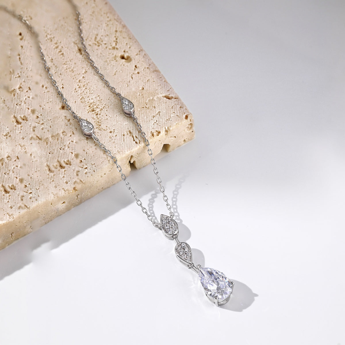 [Clara Jewels]Dazzling Pear Cut Necklace