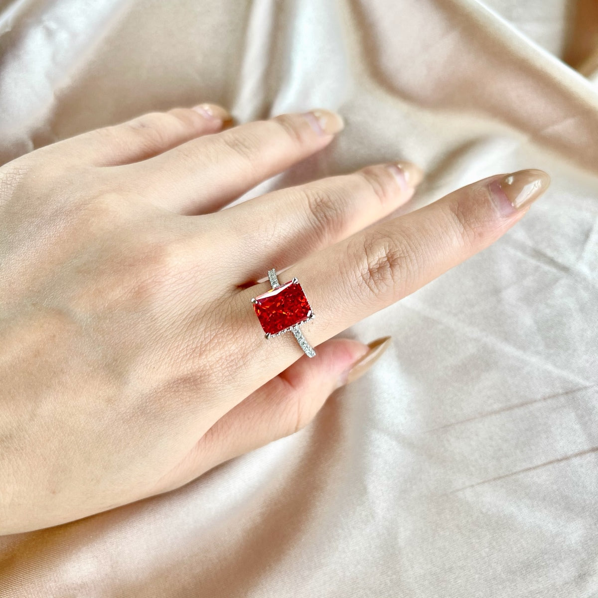 [Clara Jewels]4.0 Carat Luxurious Engagement Ring