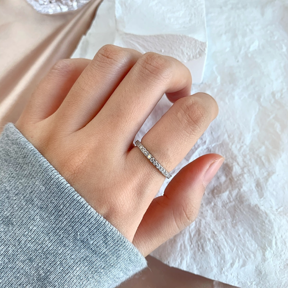 [Clara Jewels]Delicate Sparkling Round Cut Daily Ring