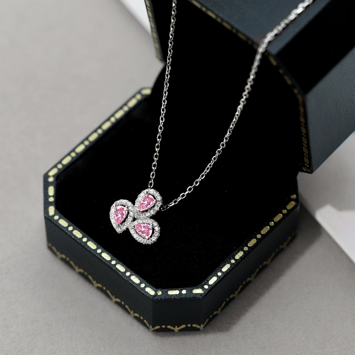 [Clara Jewels]Elegant Flower Shape Pear Cut Necklace