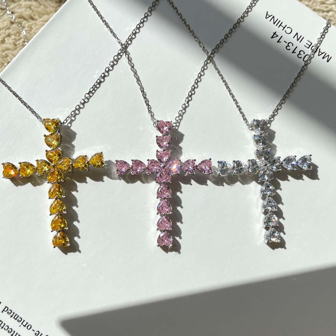 [Clara Jewels]Radiant Cross Shape Necklace