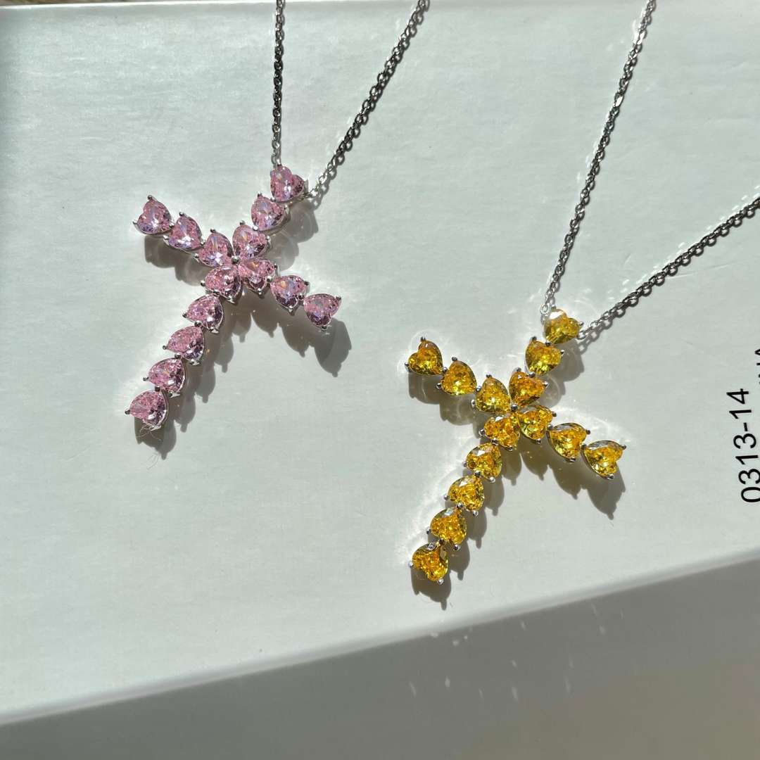 [Clara Jewels]Radiant Cross Shape Necklace