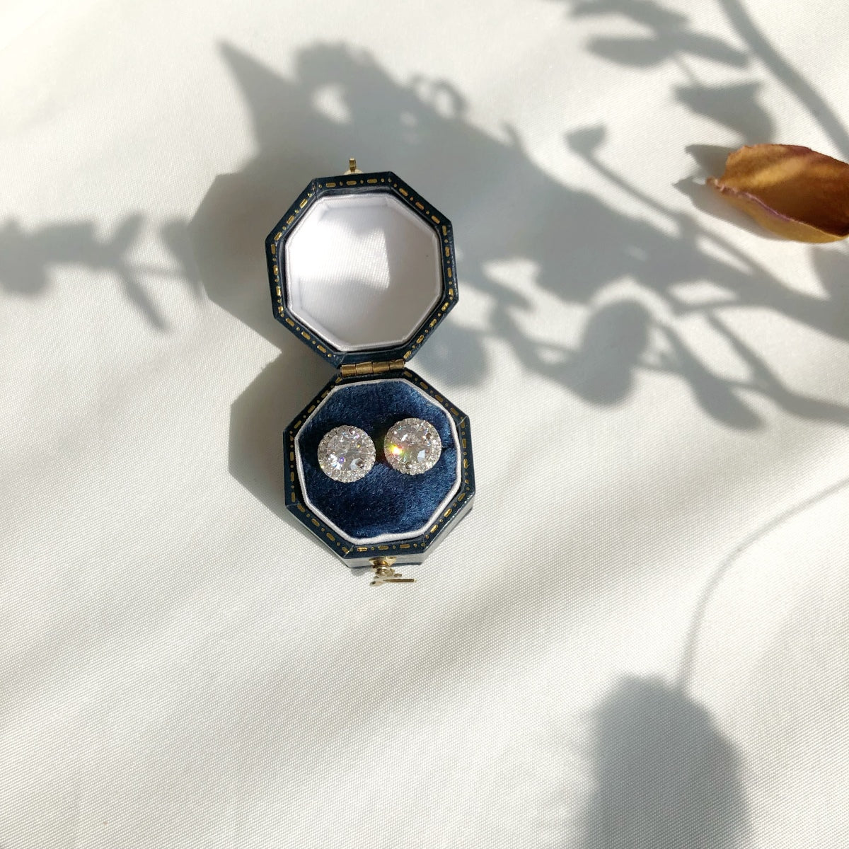 [Clara Jewels]Classic Princess Round Shape Earrings