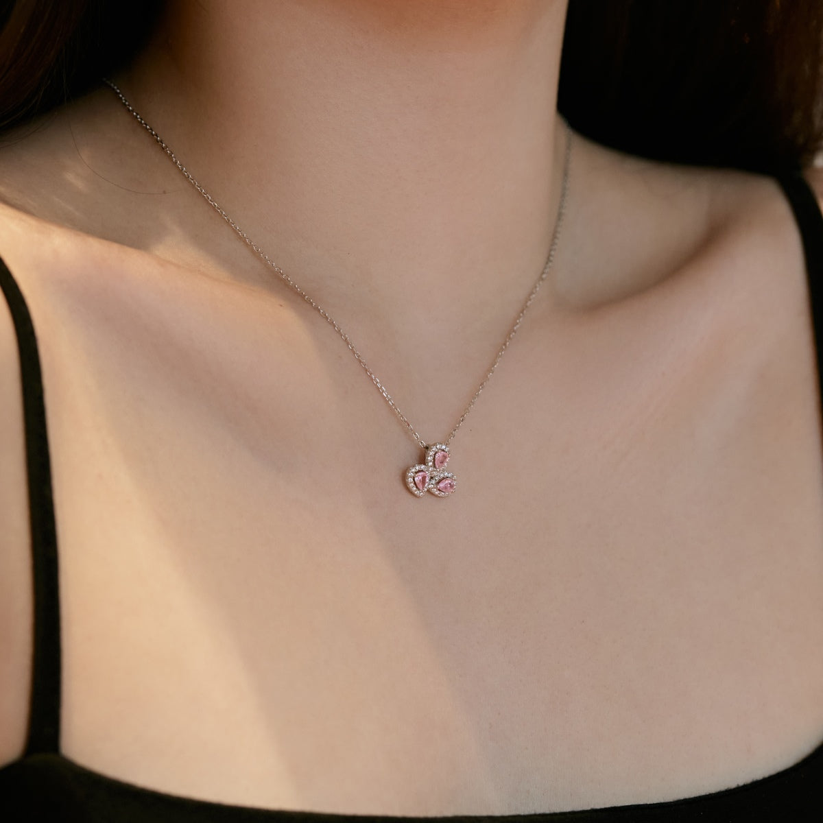 [Clara Jewels]Elegant Flower Shape Pear Cut Necklace