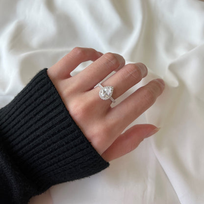 [Clara Jewels]1.0 Carat Luxurious Resplendent Water Drop Shape Wedding Ring