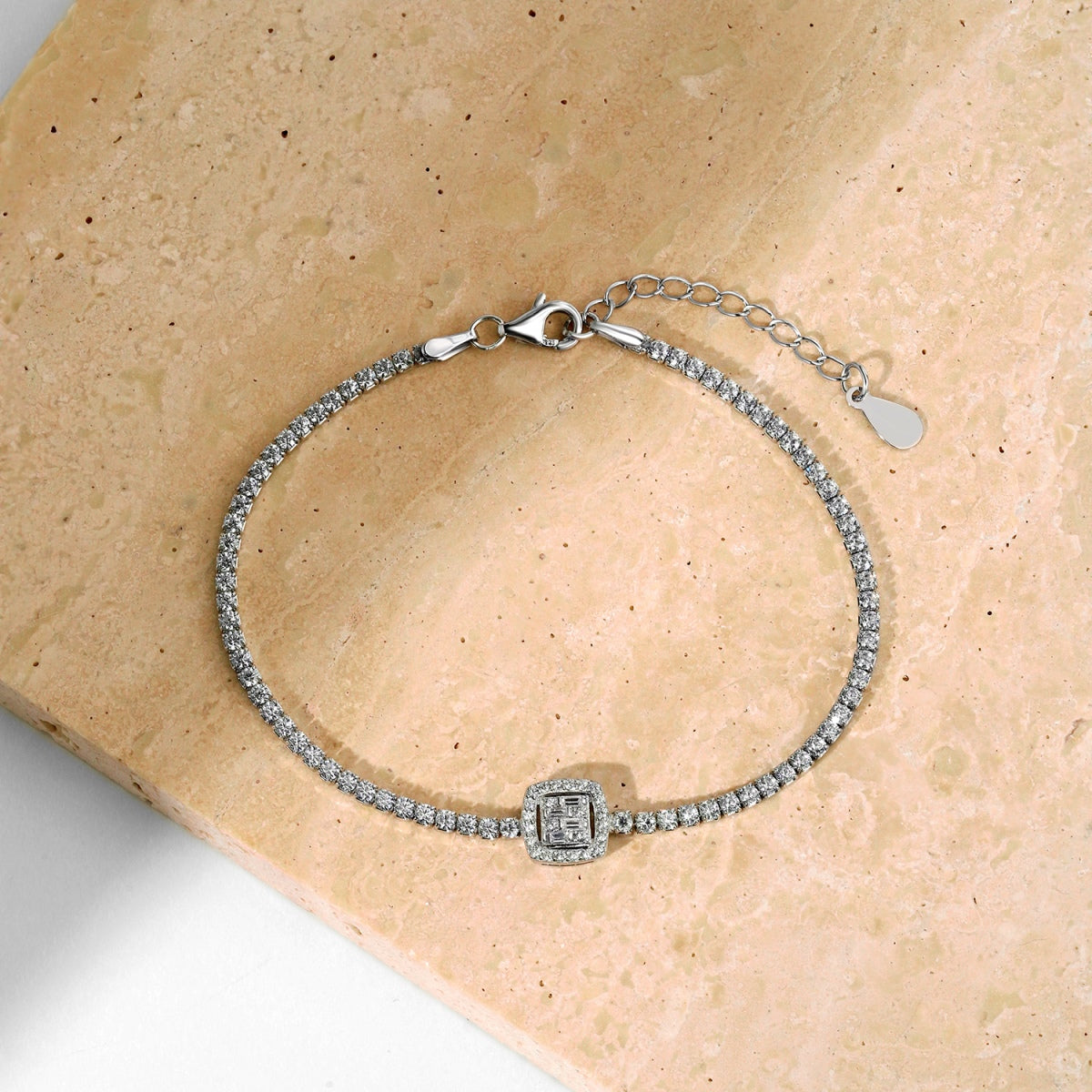 [Clara Jewels]Luxurious Dazzling Square Shape Banquet Bracelet