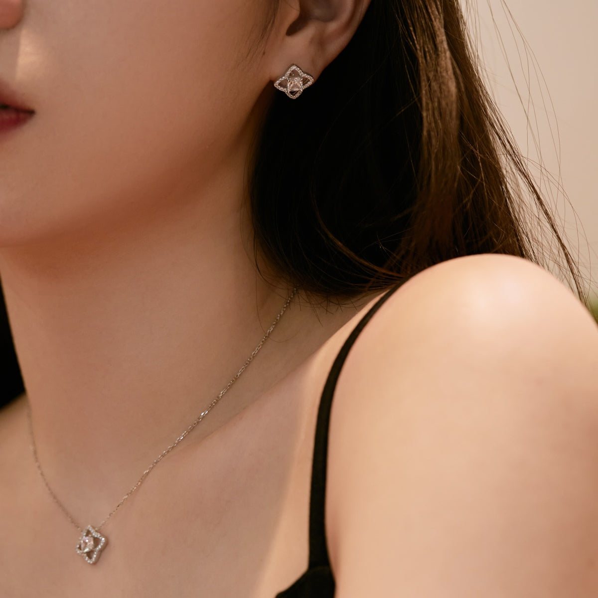 [Clara Jewels]Elegant Star Shape Princess Cut Daily Earrings