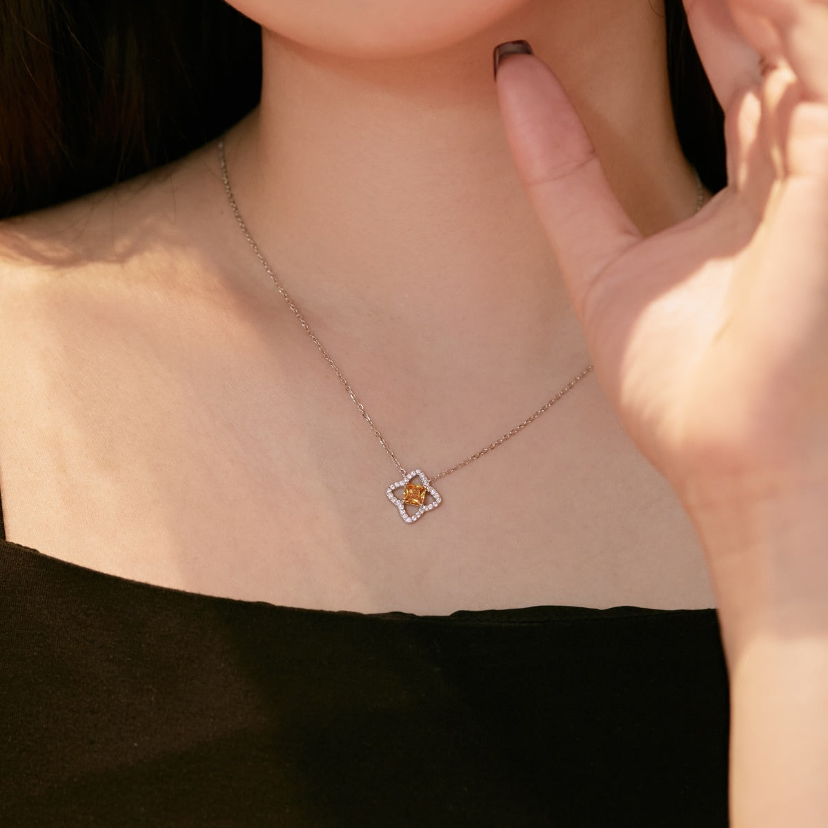 [Clara Jewels]Exquisite Flower Shape Princess Cut Necklace