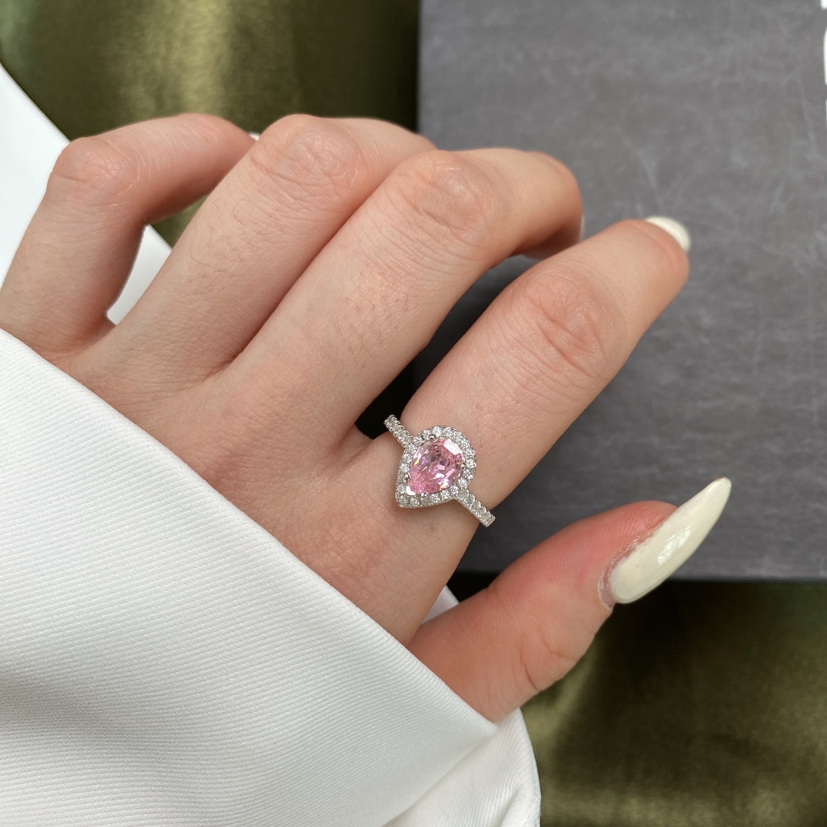 [Clara Jewels]1.0 Carat Luxurious Resplendent Water Drop Shape Wedding Ring
