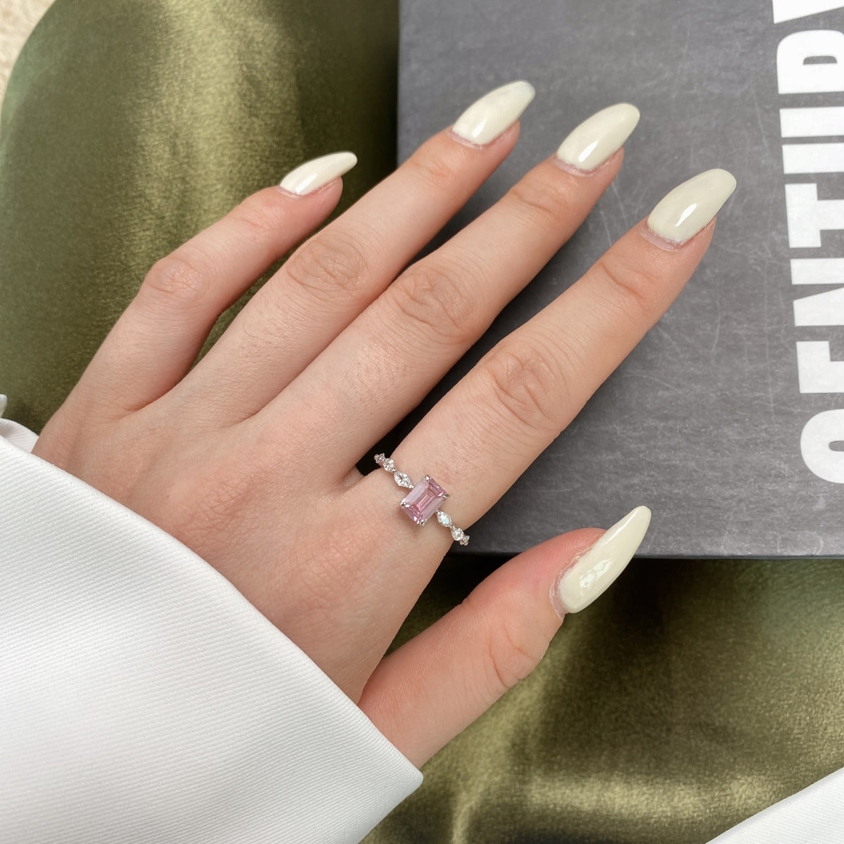 [Clara Jewels]1.0 Carat Dainty Resplendent Radiant Cut Daily Ring