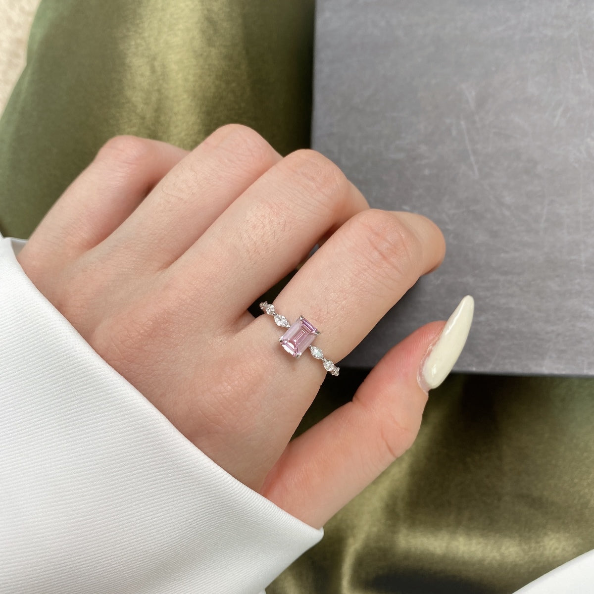 [Clara Jewels]1.0 Carat Dainty Resplendent Radiant Cut Daily Ring
