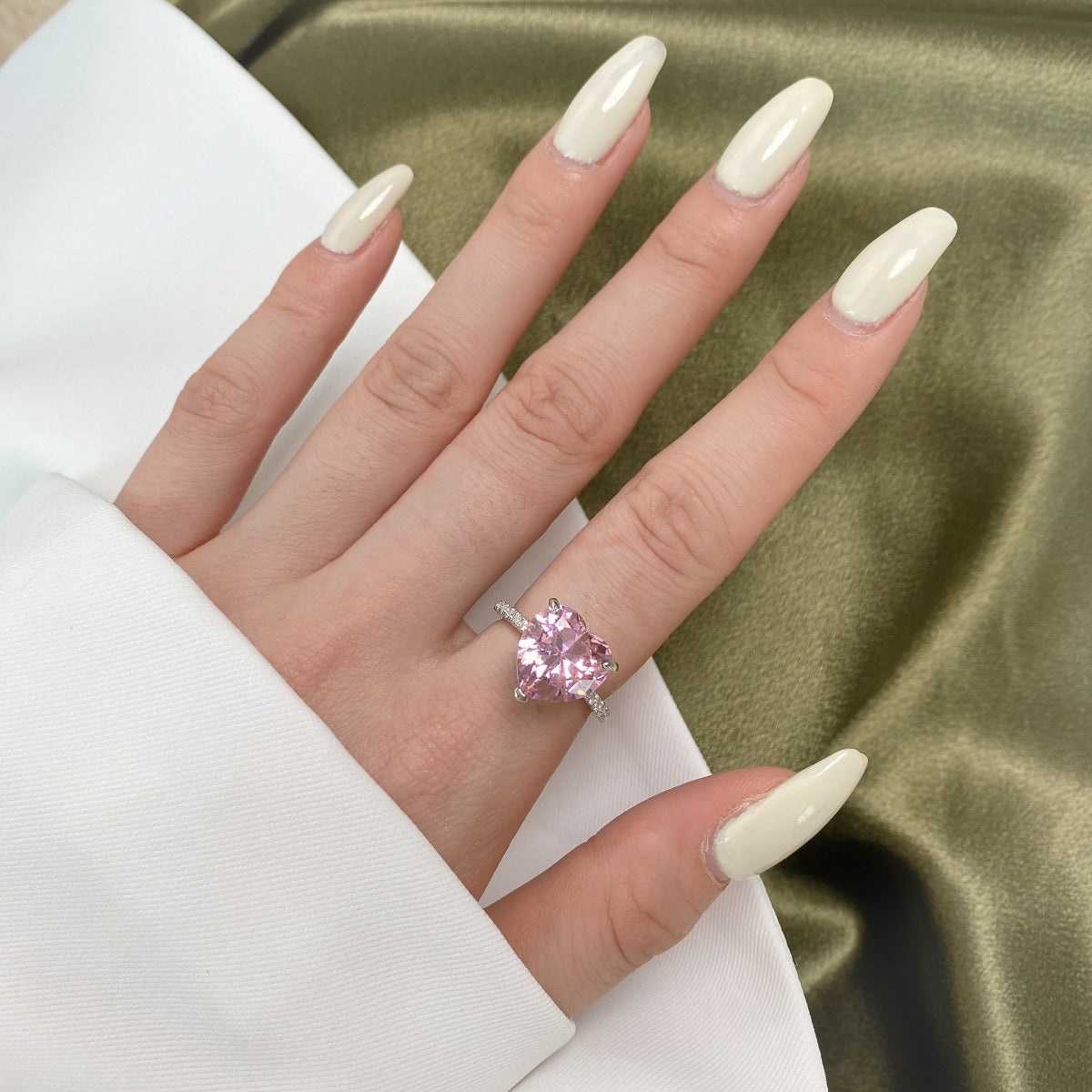 [Clara Jewels]6.0 Carat Luxurious Sparkling Romantic Heart Cut Lover Ring