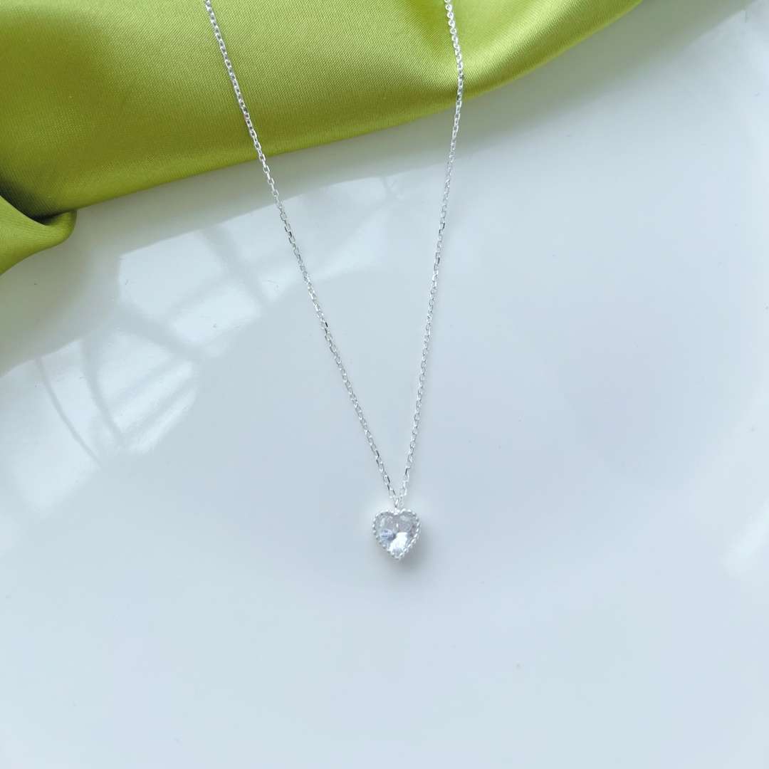 [Clara Jewels]Ornate Heart Shape Necklace