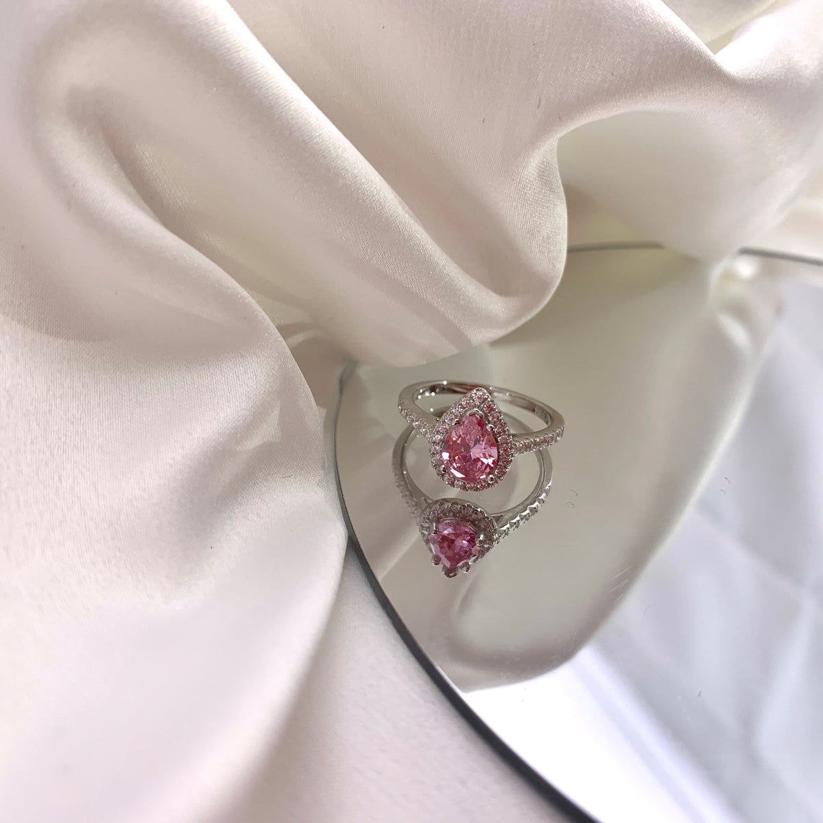 [Clara Jewels]1.0 Carat Luxurious Resplendent Water Drop Shape Wedding Ring
