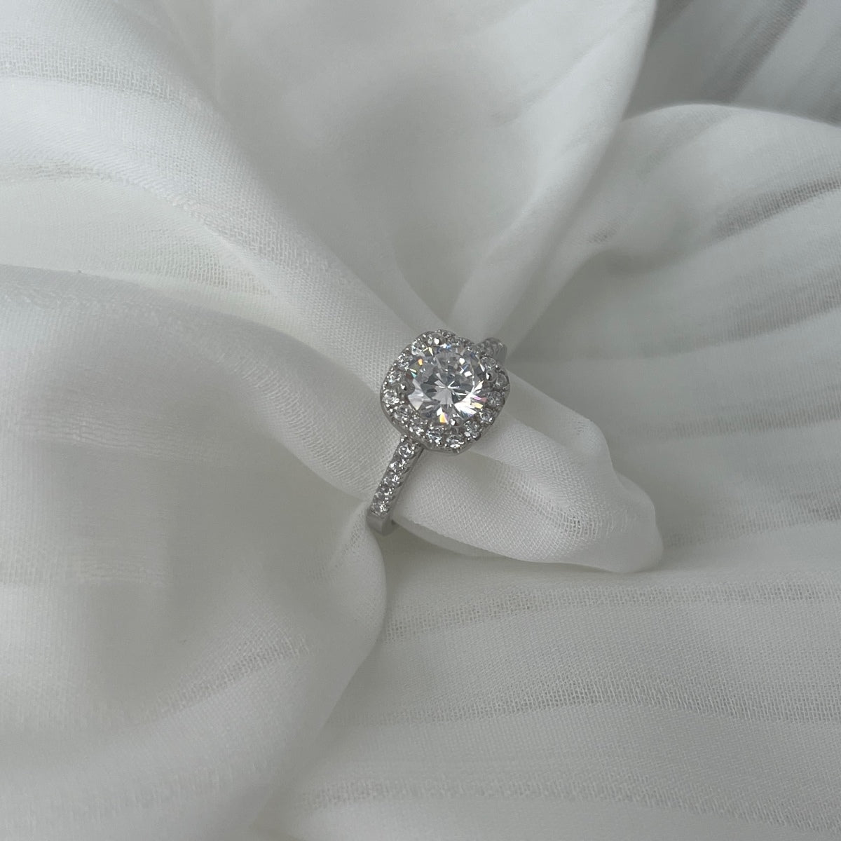[Clara Jewels]Dazzling Resplendent Round Cut Wedding Ring