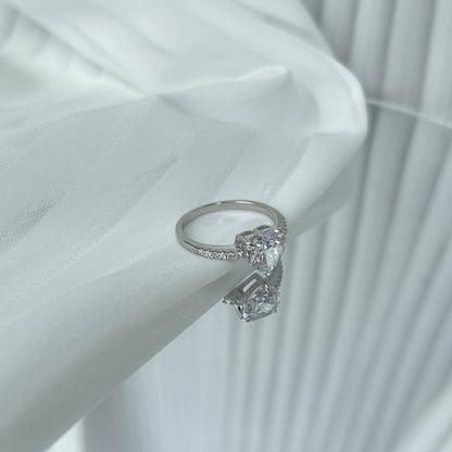 [Clara Jewels]2.0 Carat Dazzling Lustrous Heart Cut Lover Ring