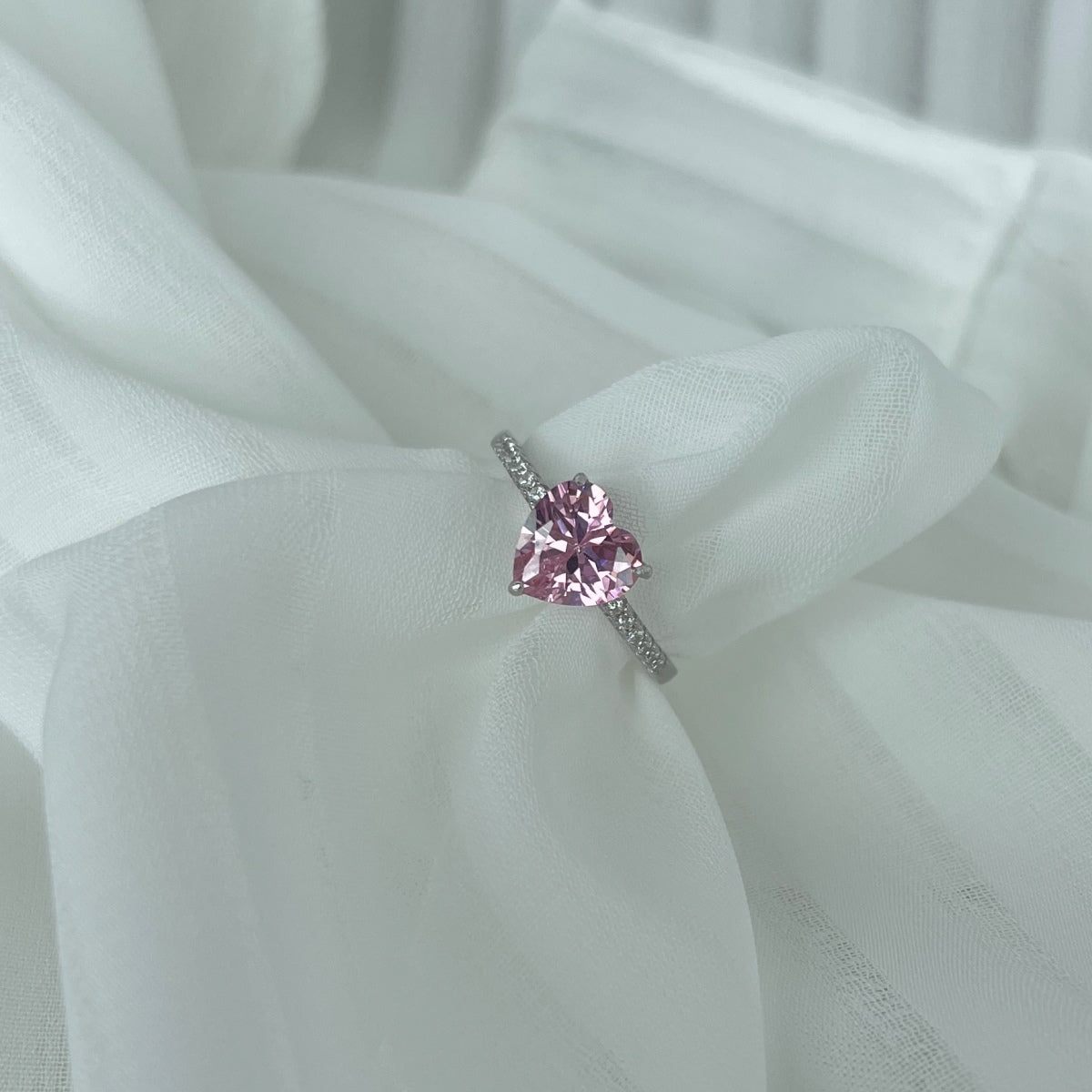 [Clara Jewels]2.0 Carat Dazzling Lustrous Heart Cut Lover Ring