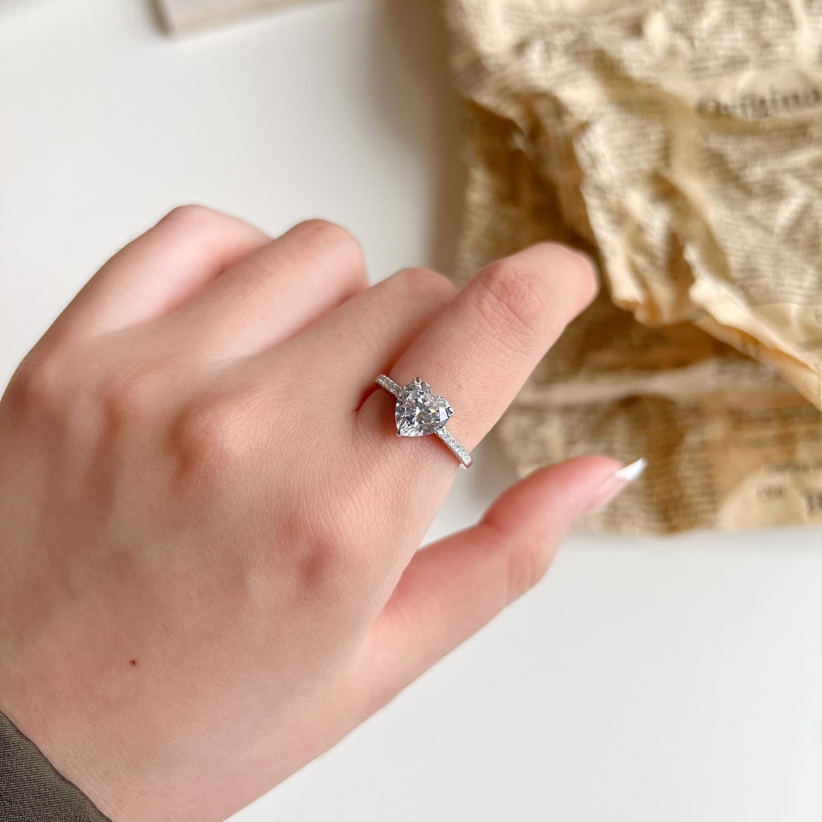 [Clara Jewels]2.0 Carat Dazzling Lustrous Heart Cut Lover Ring