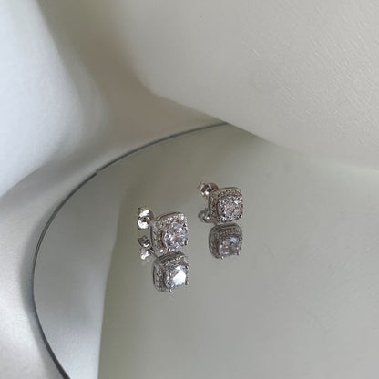 [Clara Jewels]Classic Round Center Stone Stud Earrings