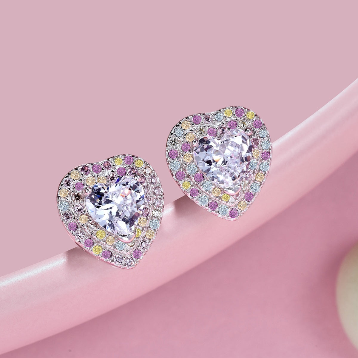 [Clara Jewels]Dazzling Heart Shape Lover Earrings