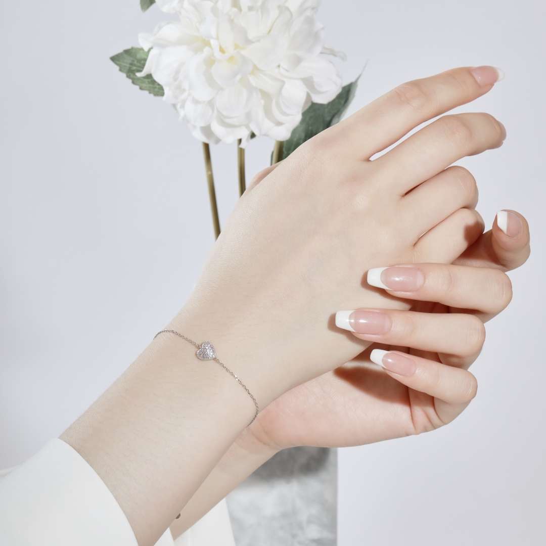 [Clara Jewels]Heart-Shaped Gentle and Versatile Bracelet