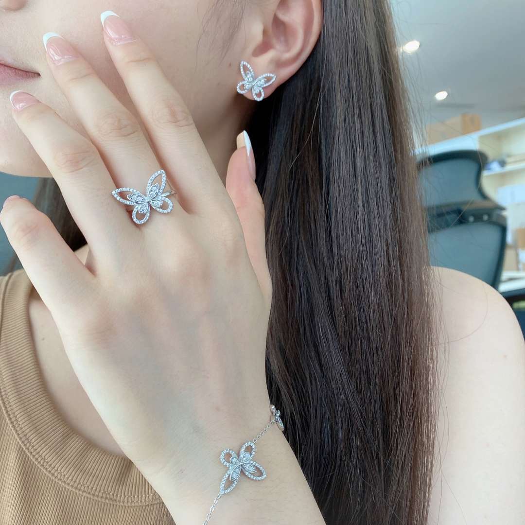 [Clara Jewels]Delicate Butterfly Pendant Bracelet