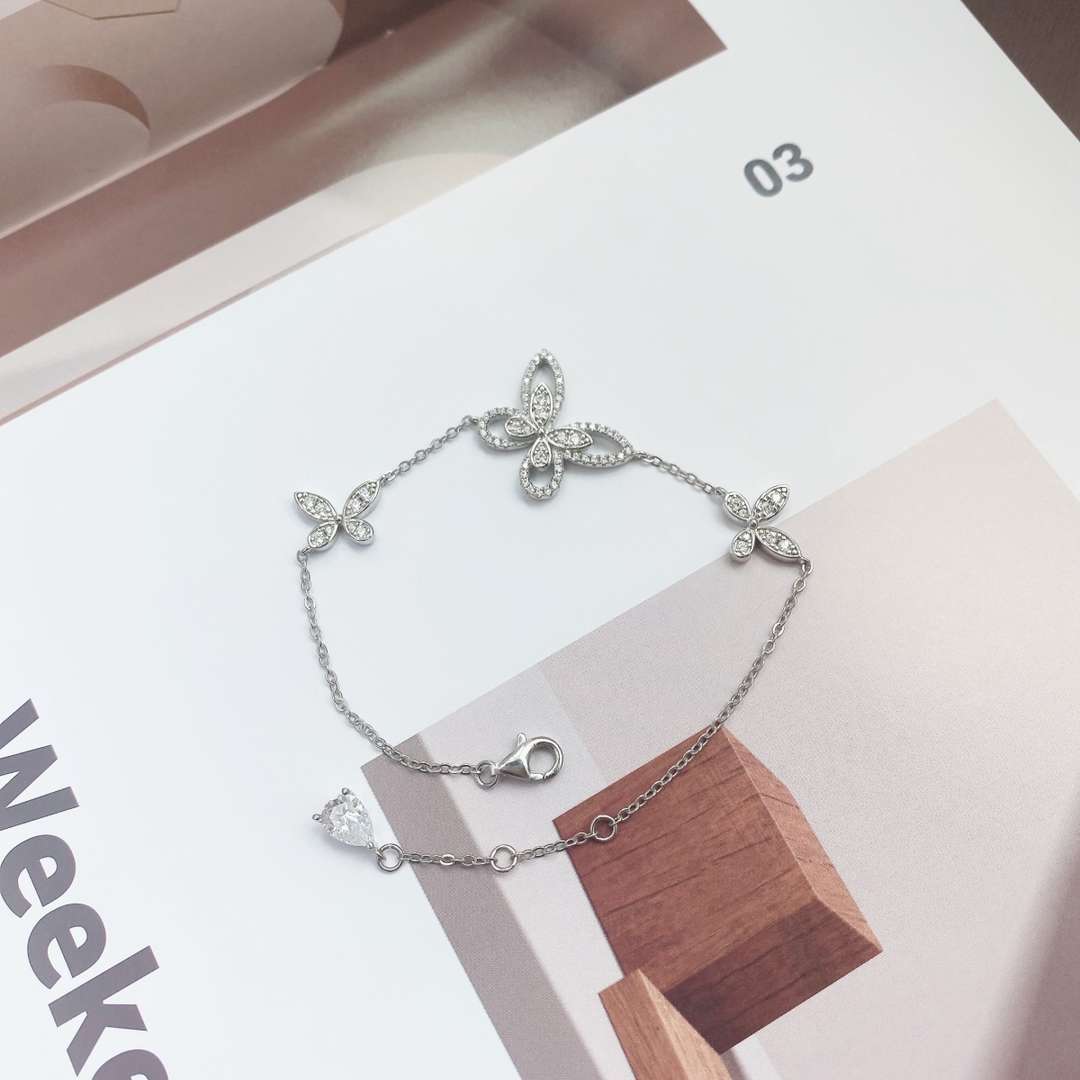 [Clara Jewels]Delicate Butterfly Pendant Bracelet