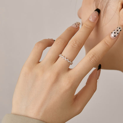 [Clara Jewels]Delicate Enchanting Wave Shape Daily Ring