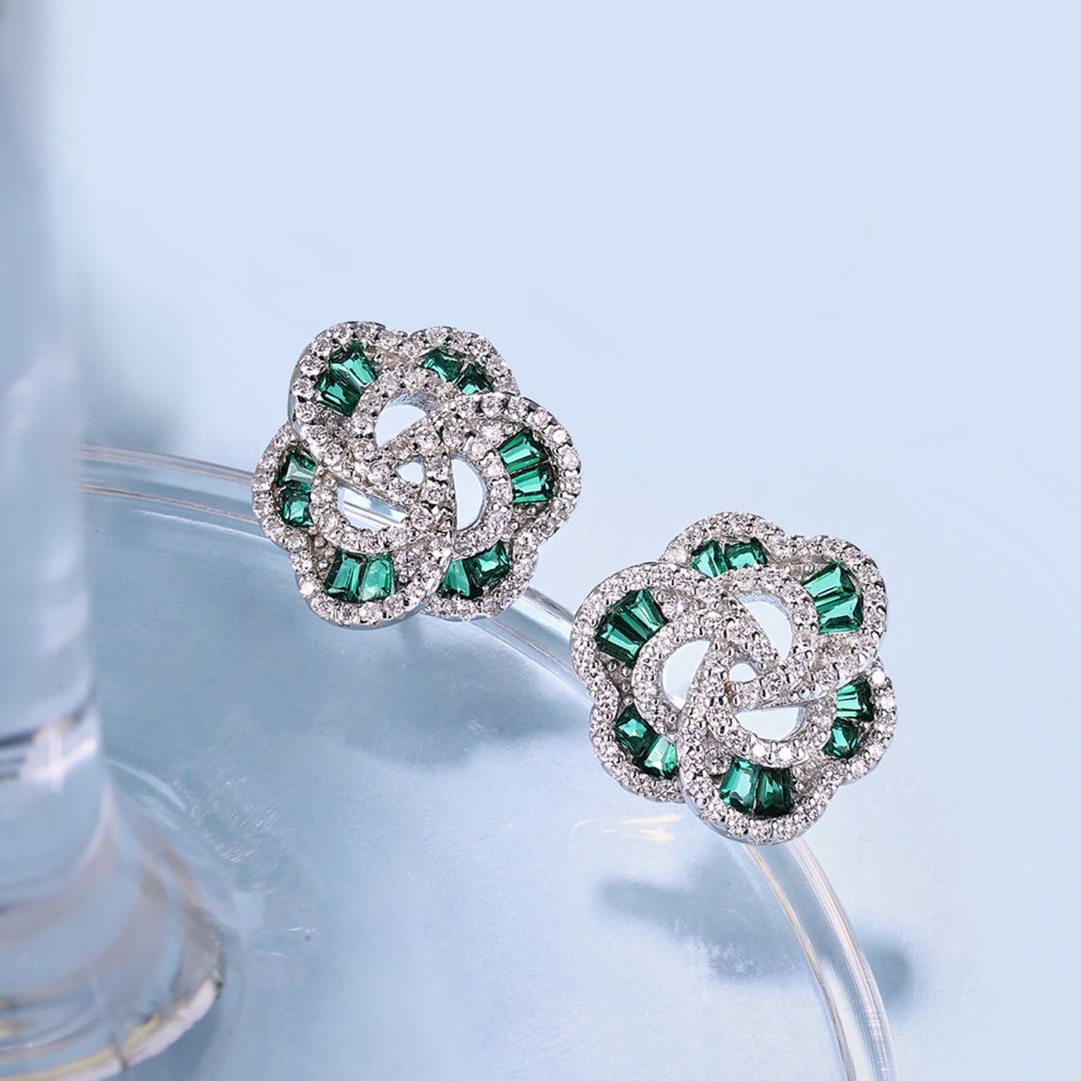 [Clara Jewels]Exquisite Flower Shape Daily Earrings