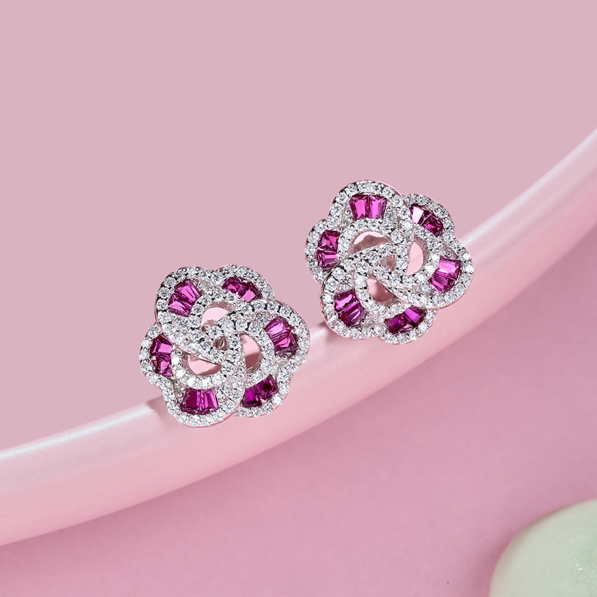 [Clara Jewels]Exquisite Flower Shape Daily Earrings