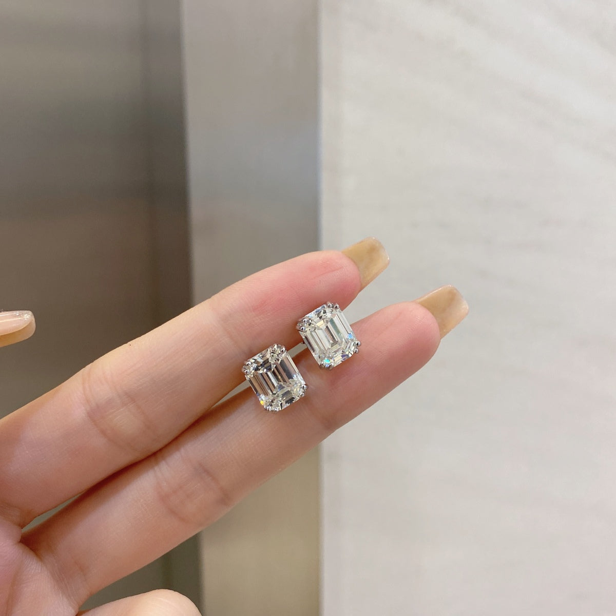 [Clara Jewels]Dazzling Square Shape Earrings