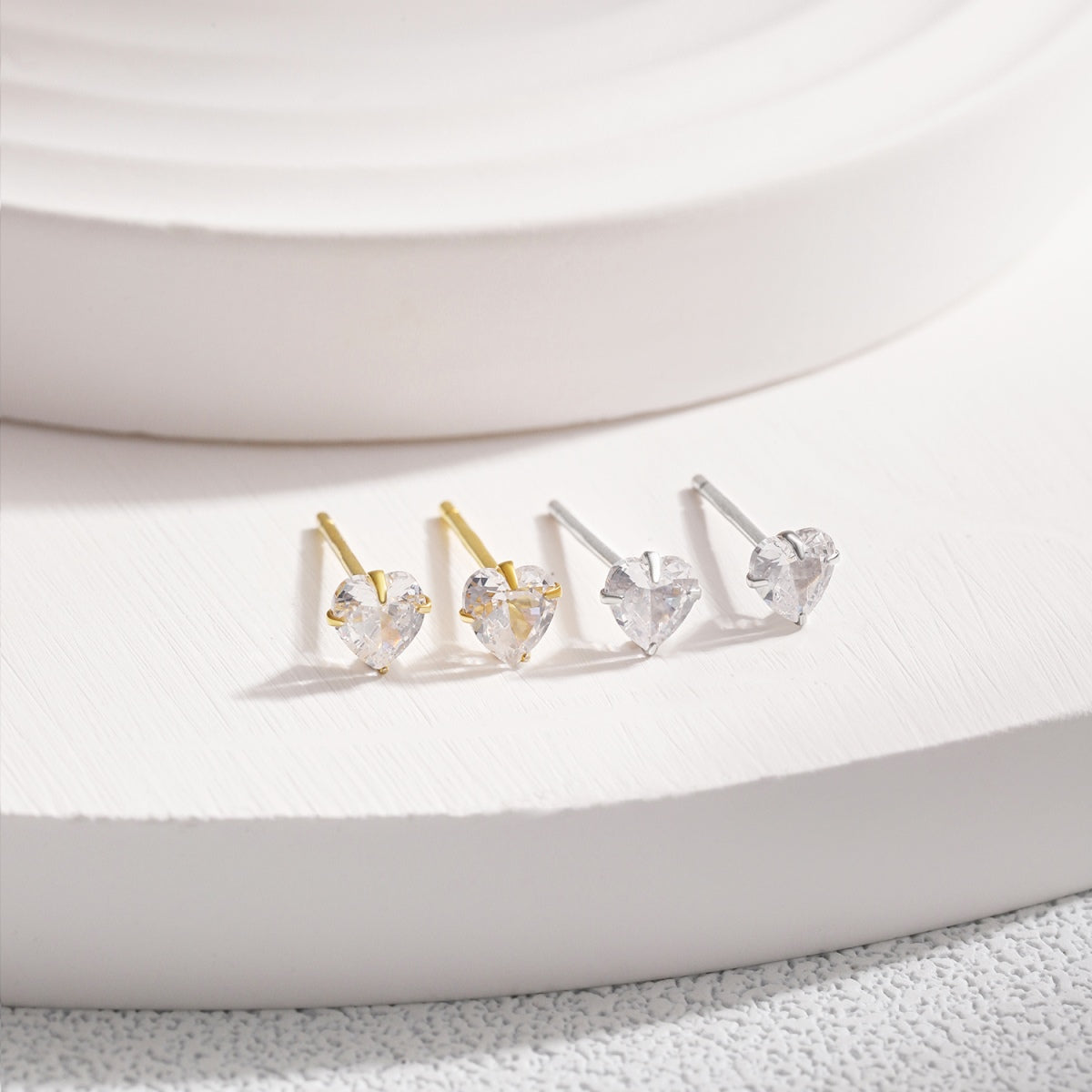 [Clara Jewels]Sparkling Heart Shaped Simple Earrings