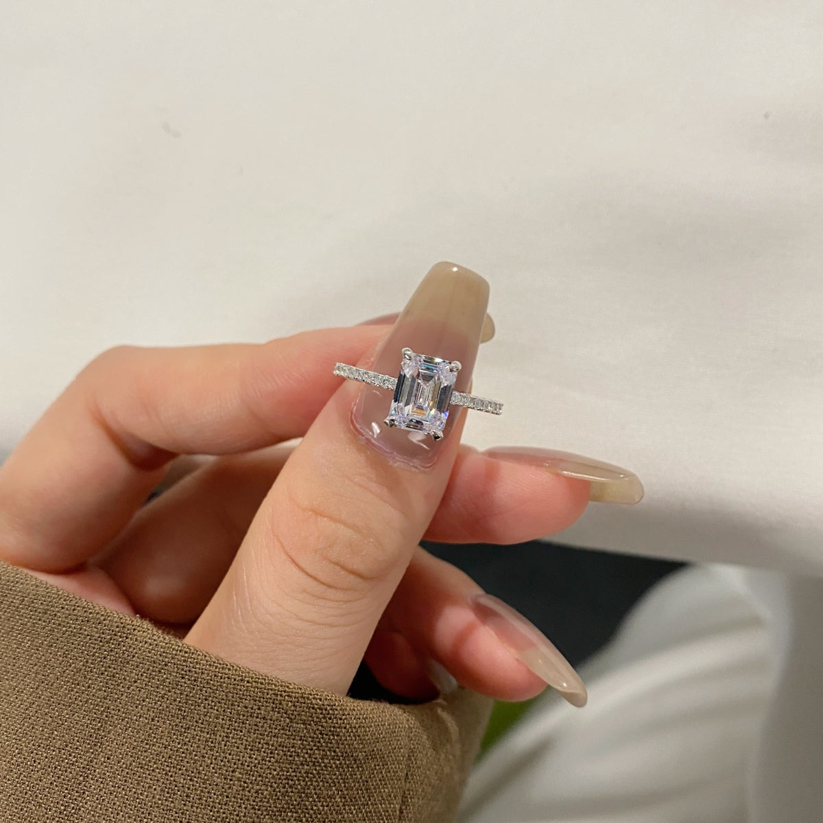 [Clara Jewels]2.0 Carat Scintillating Ornate Radiant Cut Party Ring