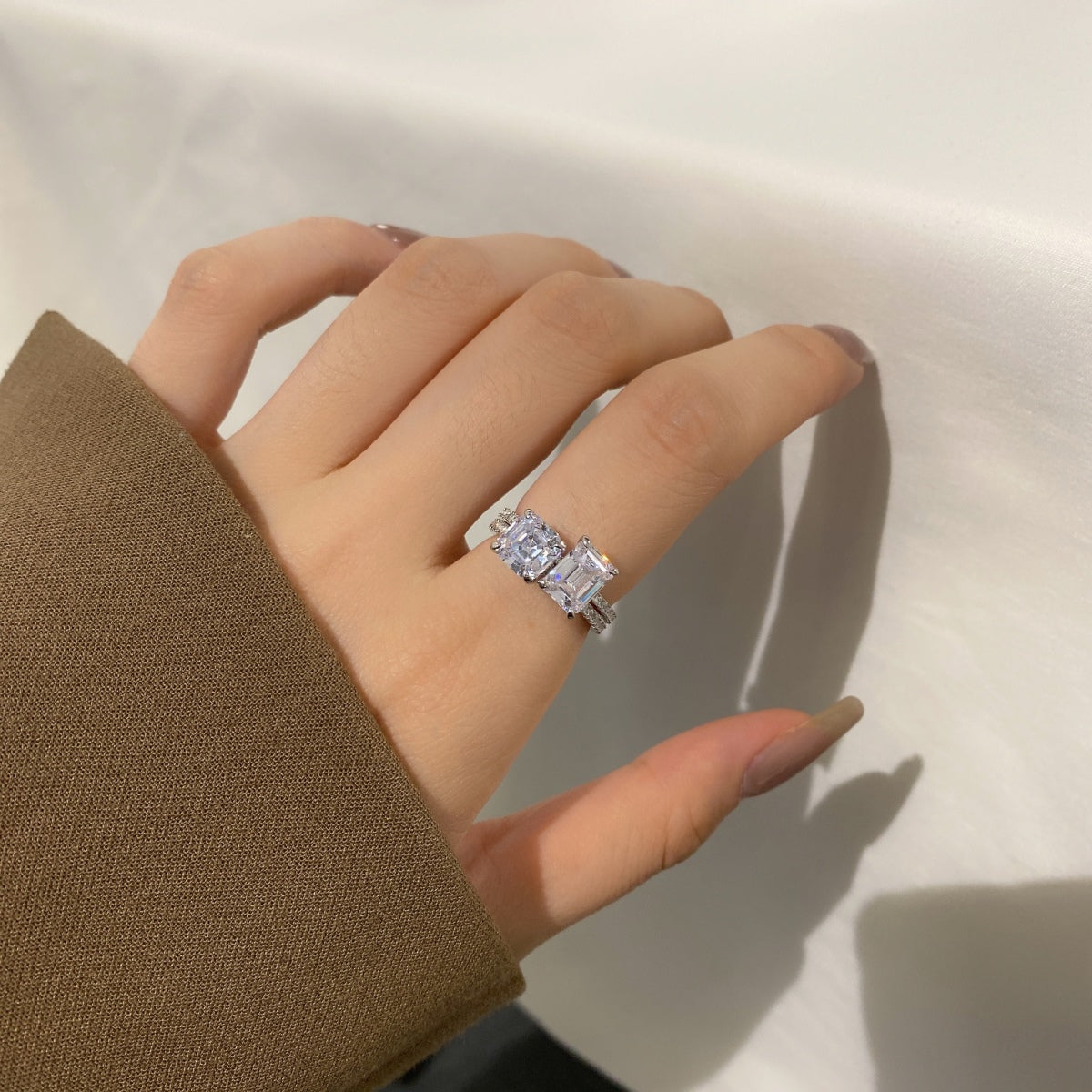 [Clara Jewels]2.0 Carat Scintillating Ornate Radiant Cut Party Ring