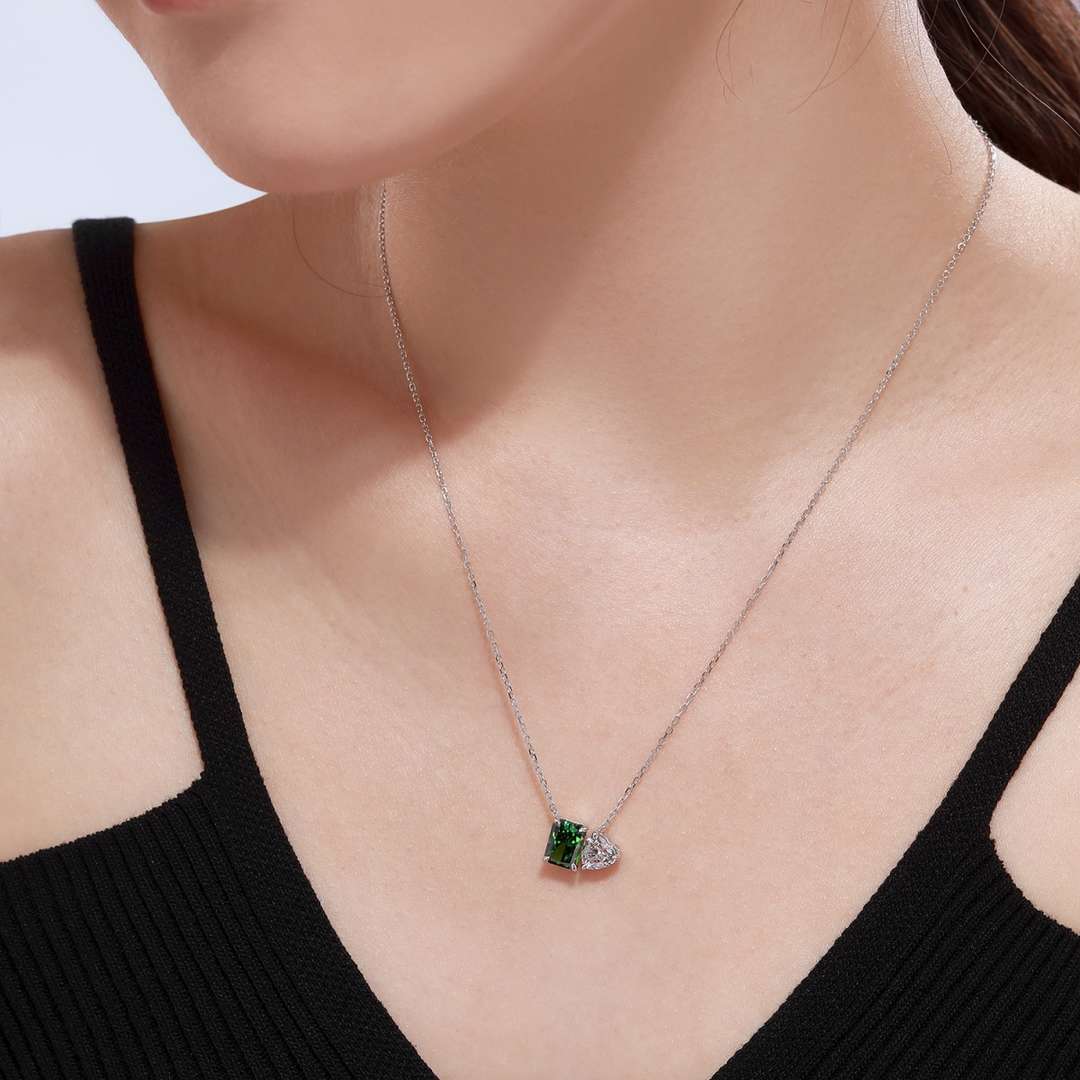 [Clara Jewels]Dazzling Square & Heart Shape Necklace