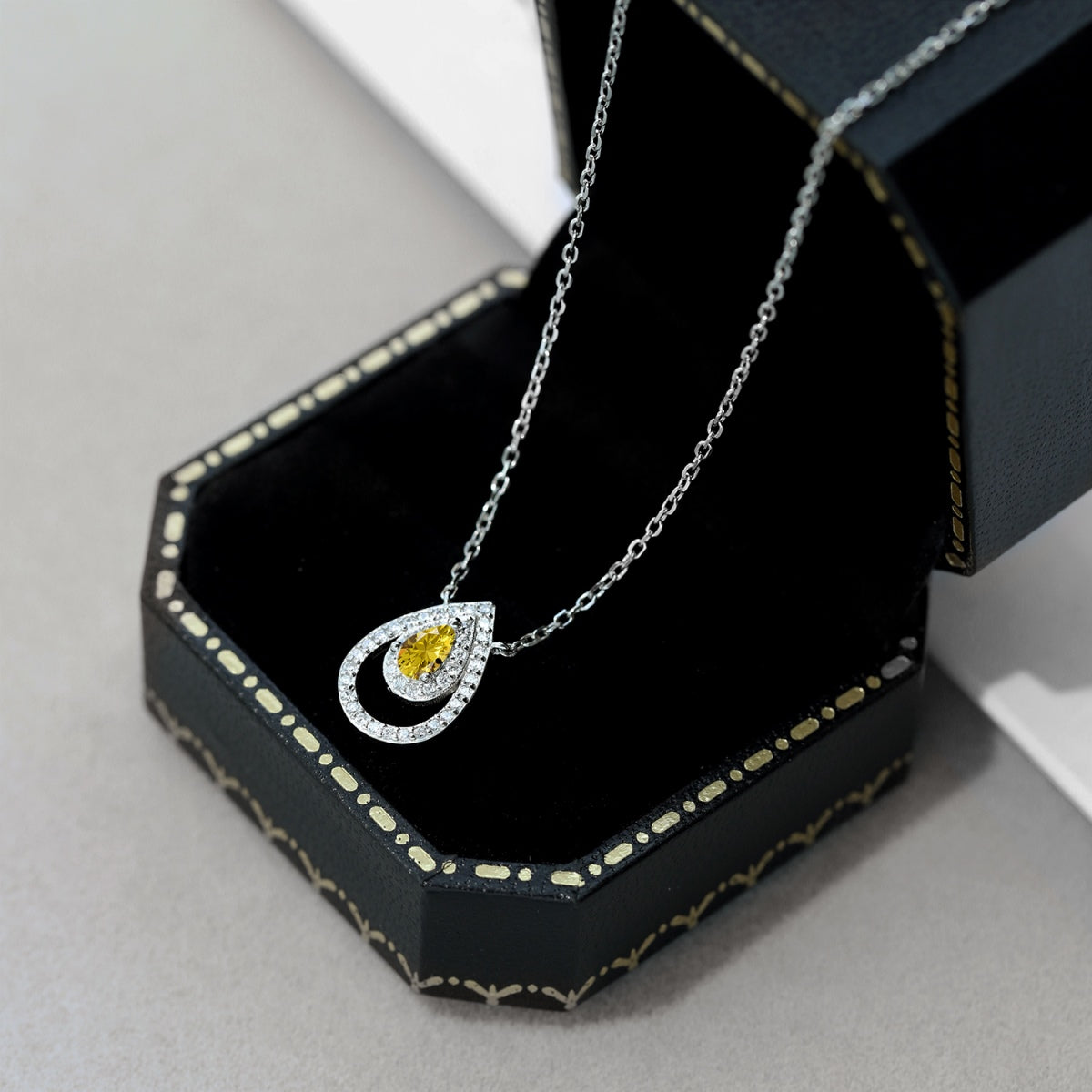 [Clara Jewels]Sparkling Pear Cut Necklace
