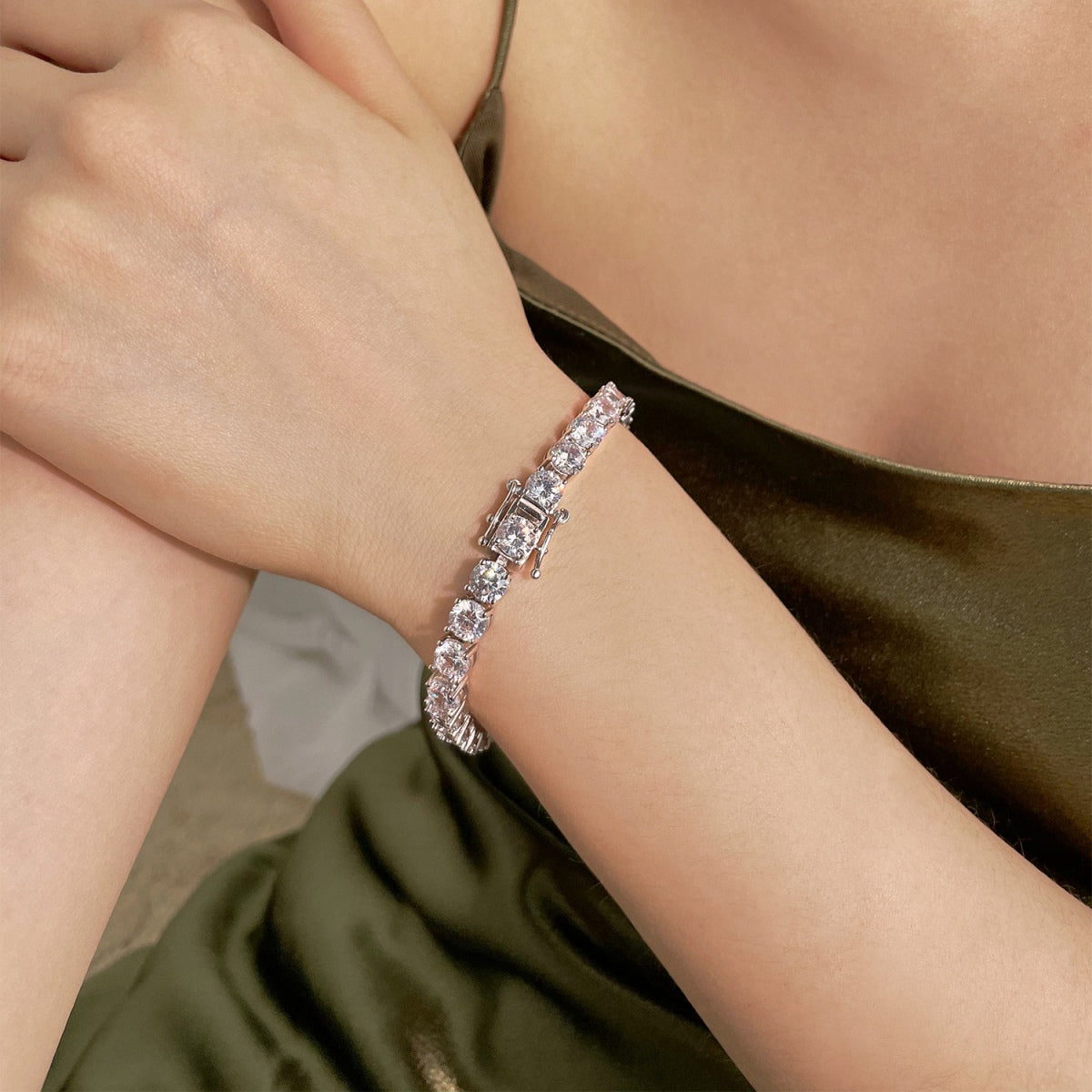 [Clara Jewels]0.75 Carat Dazzling Round Cut Wedding Bracelet