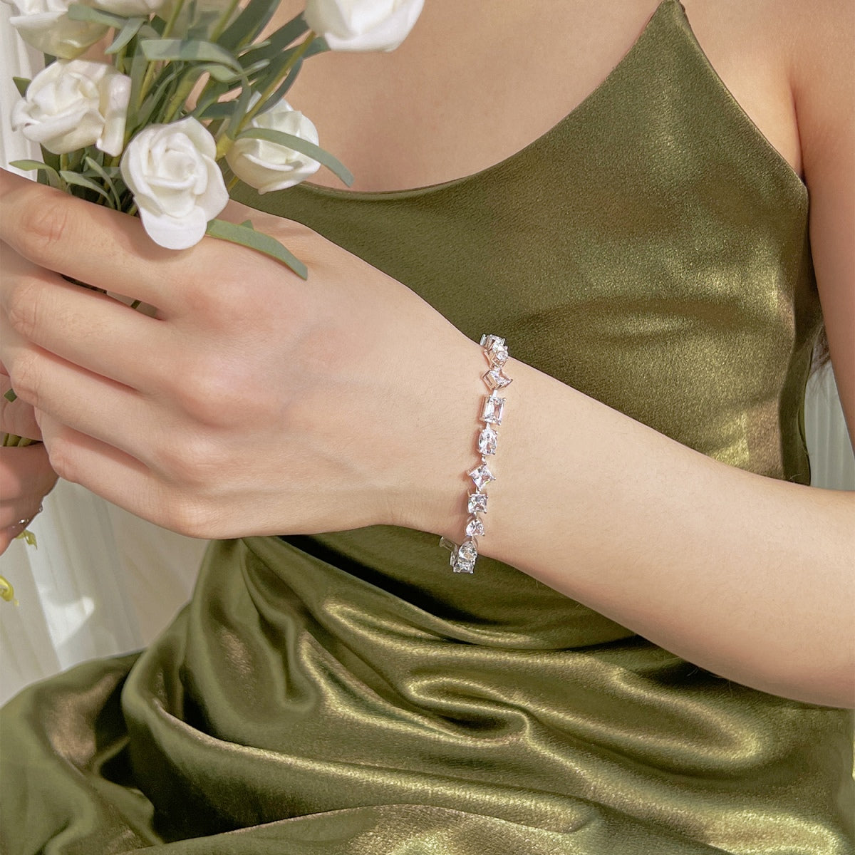 [Clara Jewels]Unique Exquisite Multi Cut Daily Bracelet